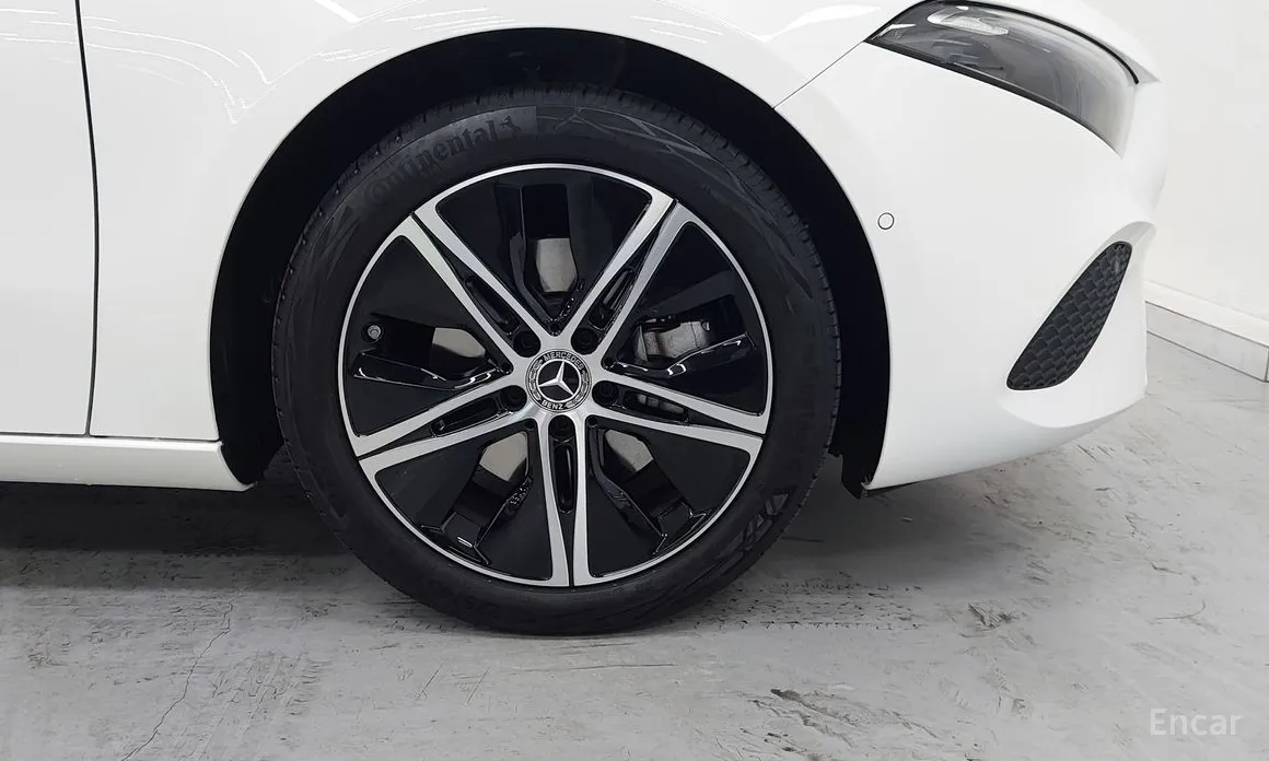 Mercedes-Benz A-Class 2019 A220 Sedan