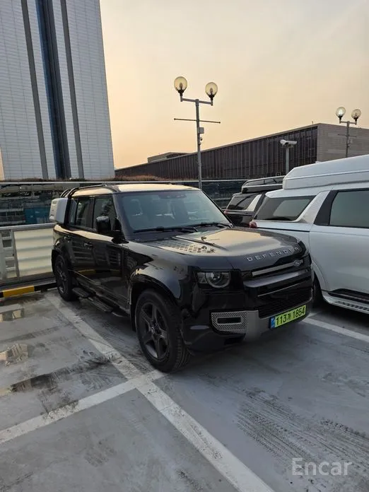 Land Rover Defender 2020 110 P300 X-Dynamic SE