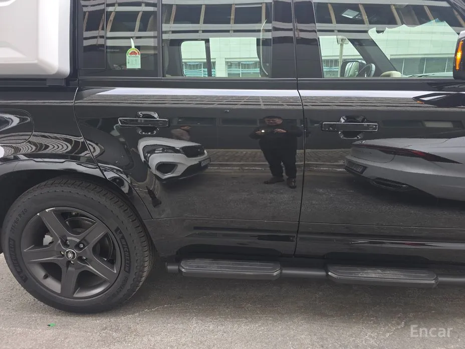 Land Rover Defender 2020 110 P300 X-Dynamic SE