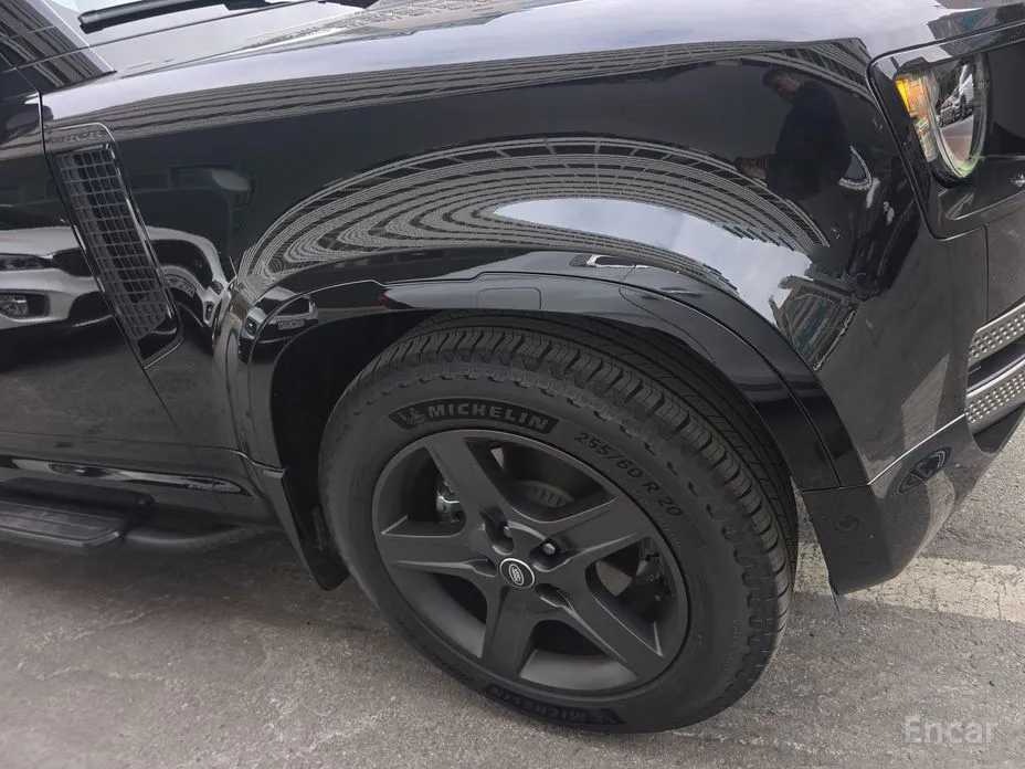 Land Rover Defender 2020 110 P300 X-Dynamic SE