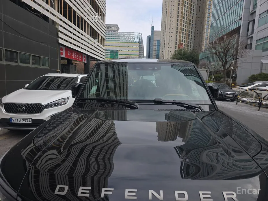 Land Rover Defender 2020 110 P300 X-Dynamic SE