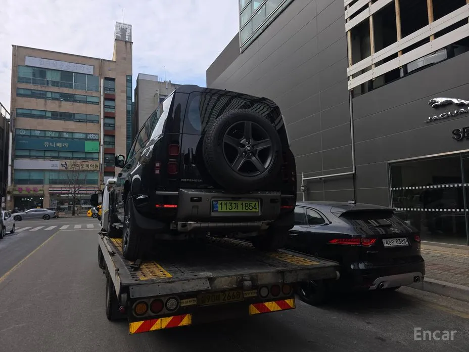 Land Rover Defender 2020 110 P300 X-Dynamic SE