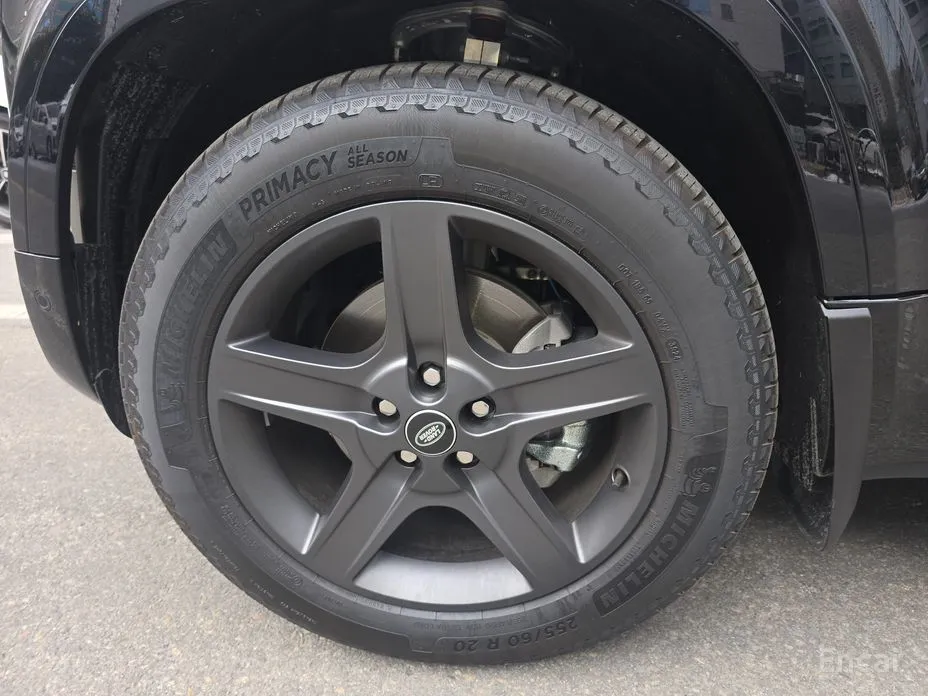 Land Rover Defender 2020 110 P300 X-Dynamic SE