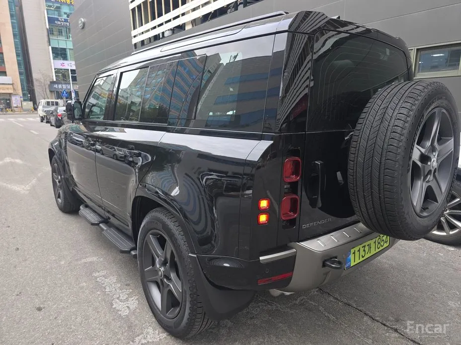 Land Rover Defender 2020 110 P300 X-Dynamic SE