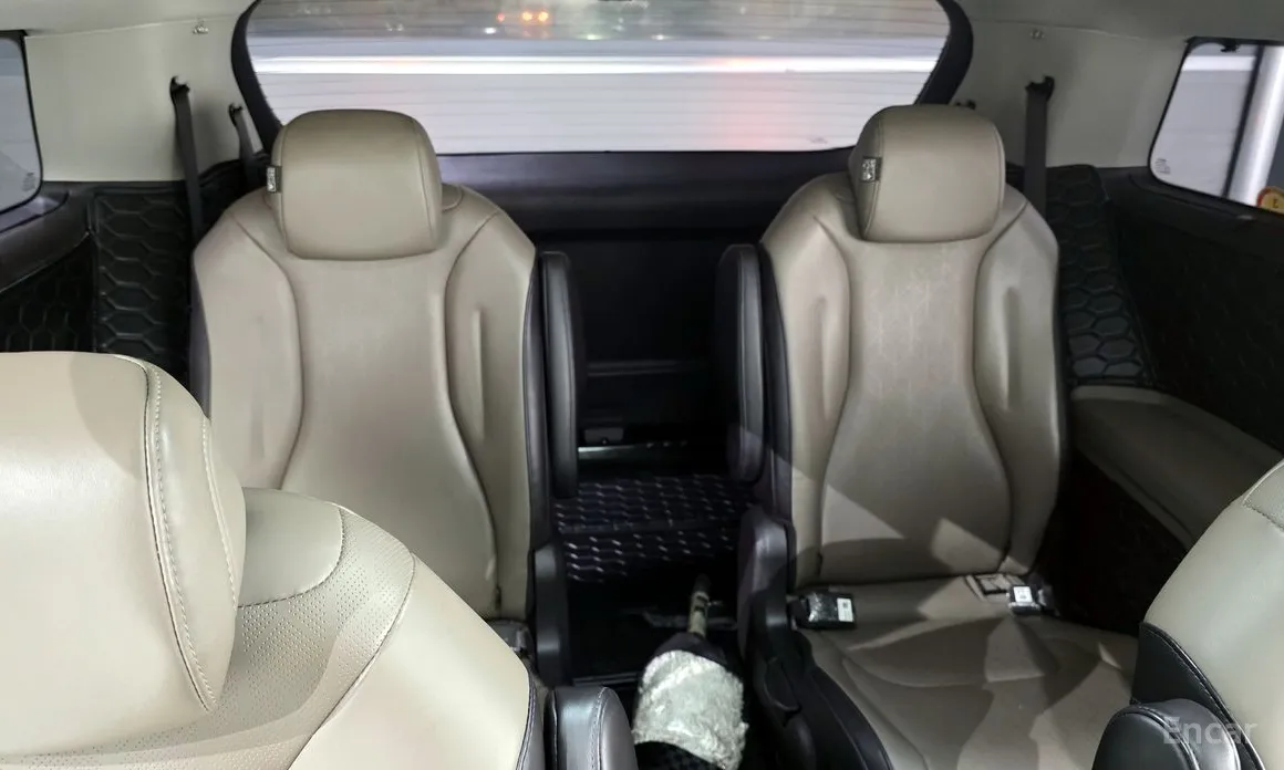 Kia Carnival 2023 9-Seater Noblesse