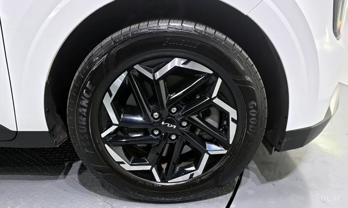 Kia Carnival 2023 9-Seater Noblesse