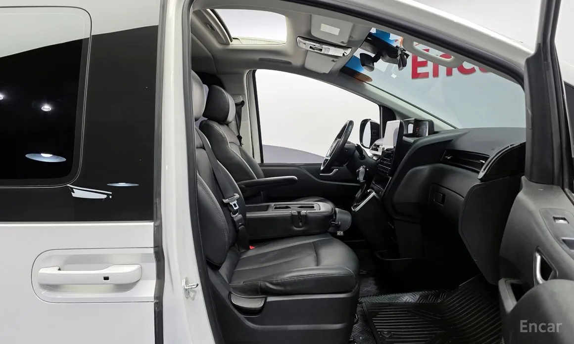 Hyundai Staria 2021 4WD Tourer 9-Seater
