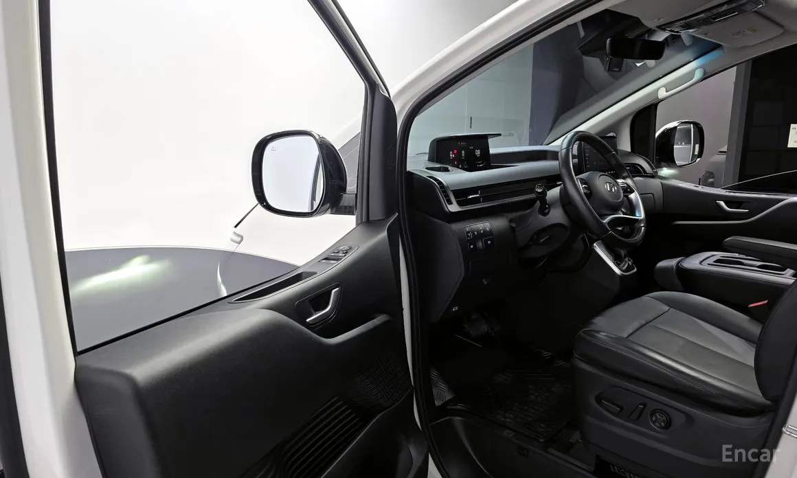 Hyundai Staria 2021 4WD Tourer 9-Seater