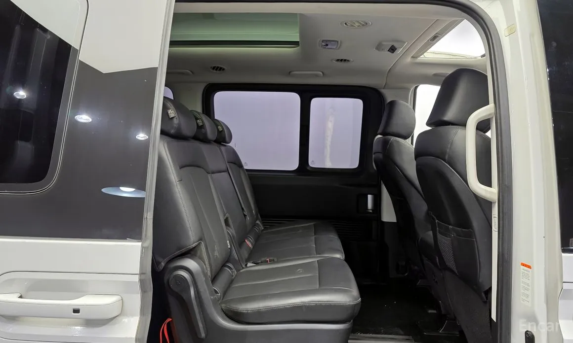 Hyundai Staria 2021 4WD Tourer 9-Seater