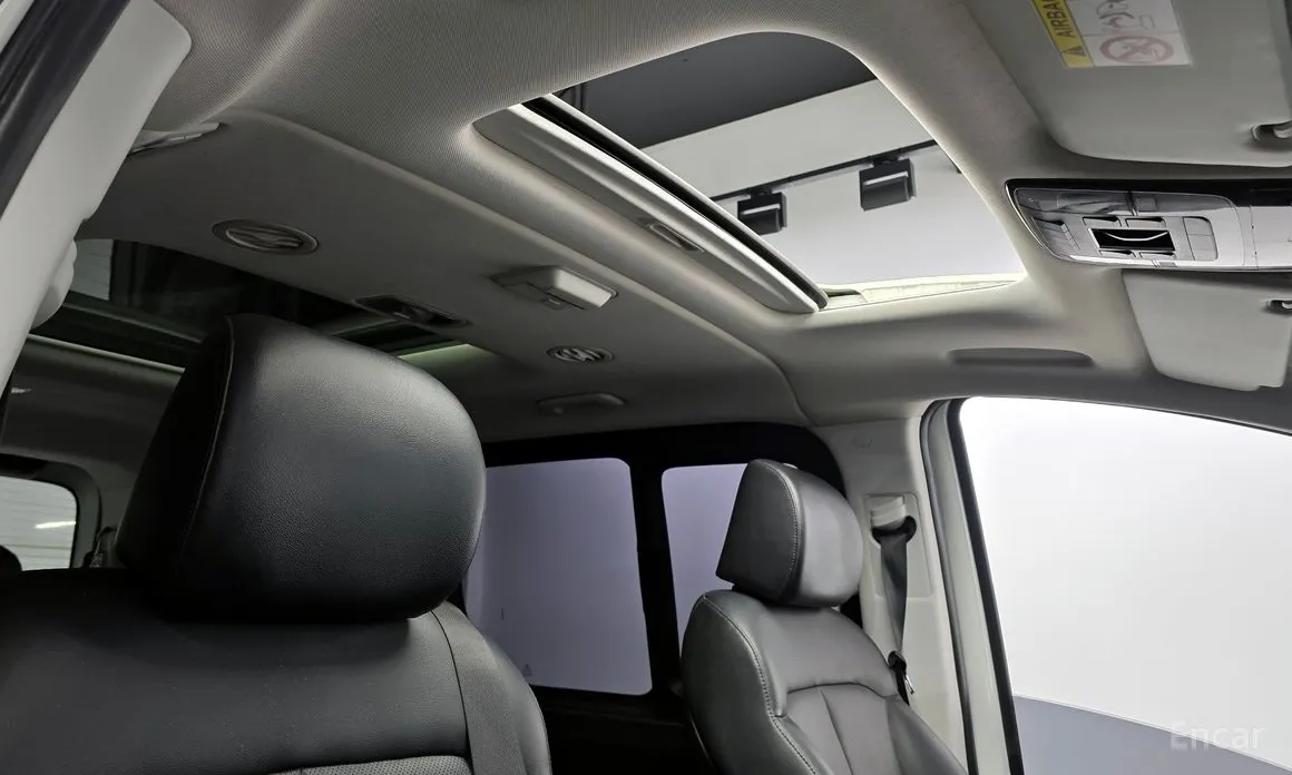 Hyundai Staria 2021 4WD Tourer 9-Seater