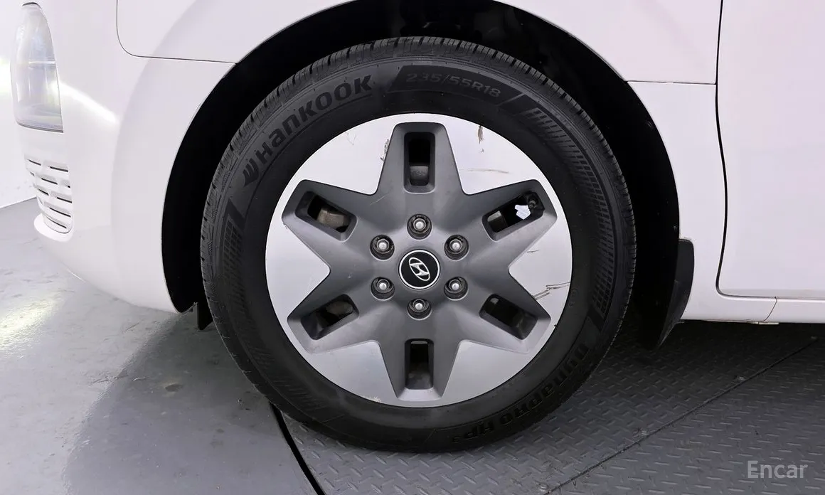 Hyundai Staria 2021 4WD Tourer 9-Seater