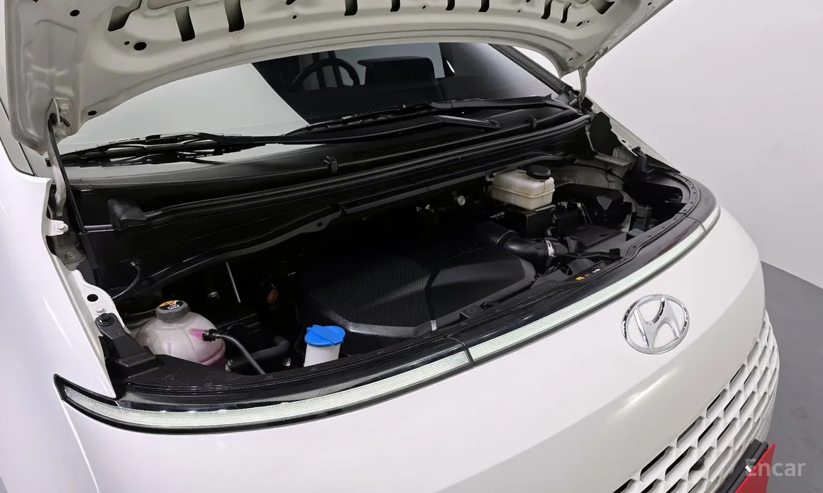 Hyundai Staria 2021 4WD Tourer 9-Seater