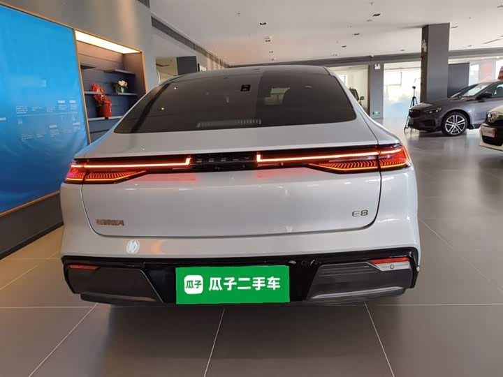 Geely Galaxy E8 2025 2025款 700km 远航智驾版