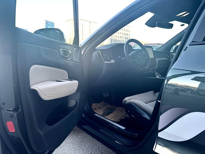 Volvo XC60 2026 2026款 B5 四驱智远运动版