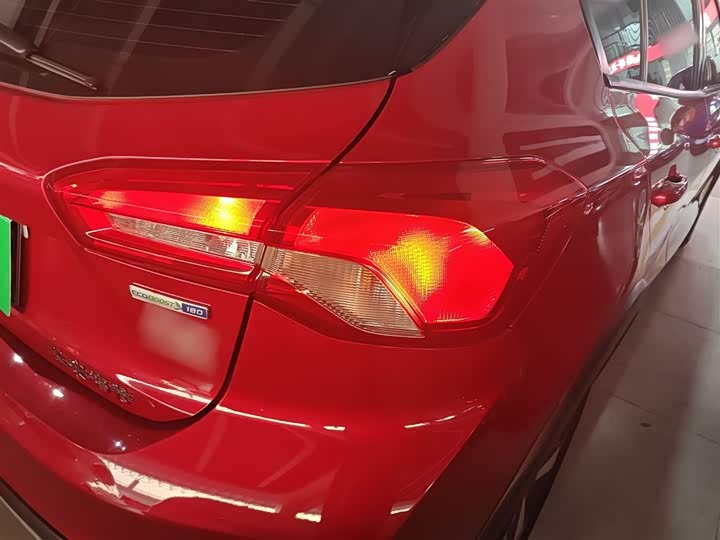 Ford Focus Active 2021 2021款 EcoBoost 180 自动劲潮型