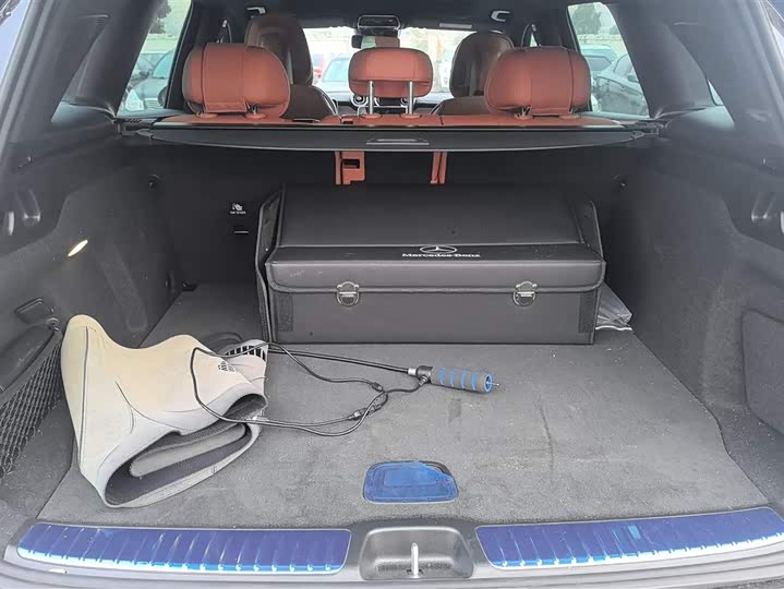 Mercedes-Benz GLC-Class 2025 2025款 改款 GLC 300 L 4MATIC 动感型 5座