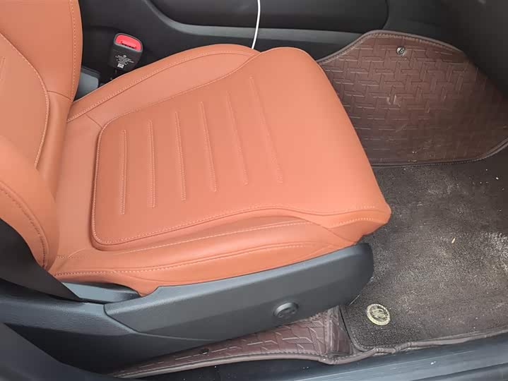 Mercedes-Benz GLC-Class 2025 2025款 改款 GLC 300 L 4MATIC 动感型 5座