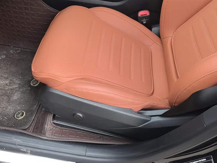 Mercedes-Benz GLC-Class 2025 2025款 改款 GLC 300 L 4MATIC 动感型 5座