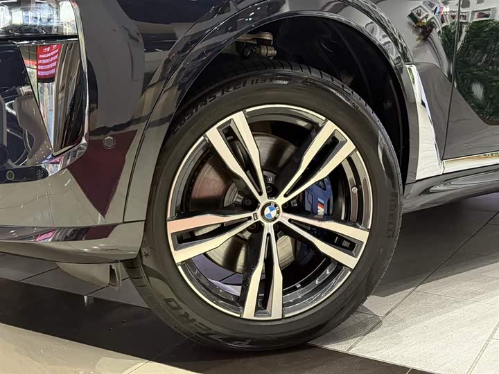BMW X7 2023 2023款 xDrive40i 尊享型M运动套装