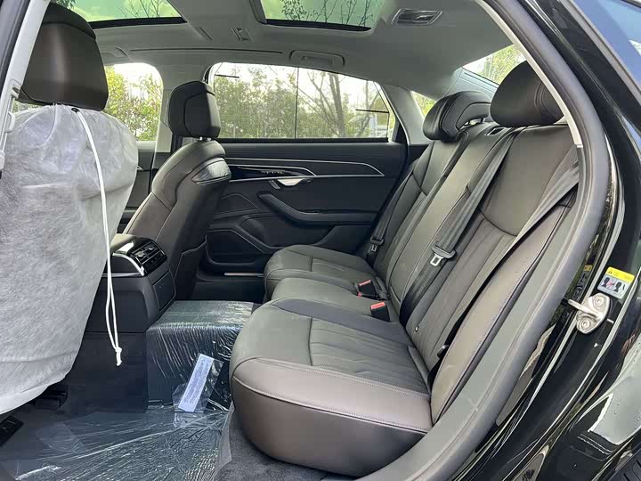 Audi A8 2025 2025款 A8L 45 TFSI quattro 豪华型