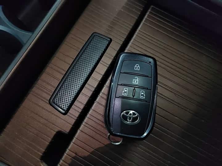 Toyota Sienna 2024 2024款 2.5L混动 舒适版