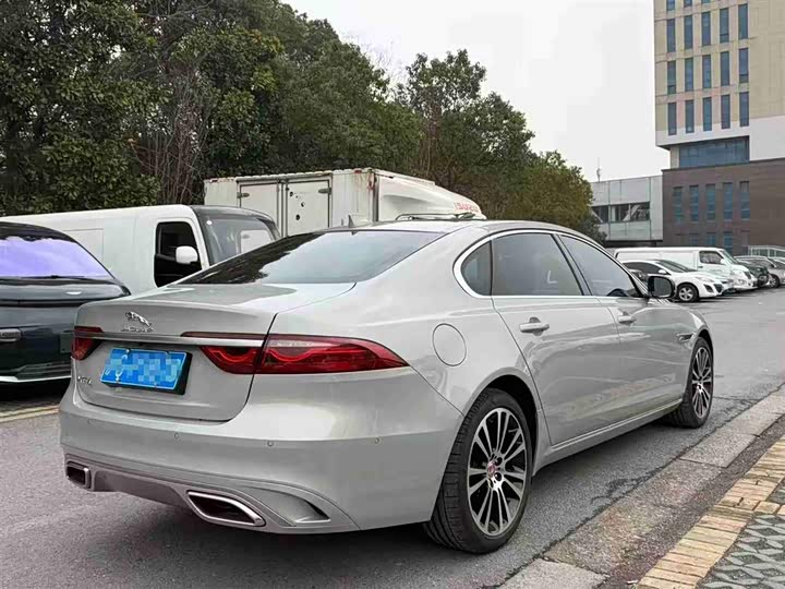 Jaguar XF L 2024 2024款 2.0T P250 两驱尊享豪华版