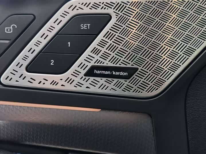 BMW X2 2025 2025款 xDrive25i M运动曜夜套装