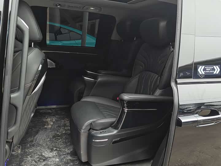 GAC Trumpchi M8 2024 2024款 大师系列 400T 至尊版