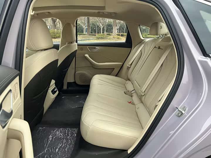 Roewe M7 DMH 2025 2025款 160km臻享版