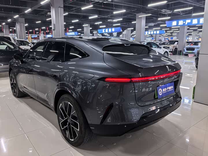 Avatr 11 2024 2024款 730 三激光后驱奢享版