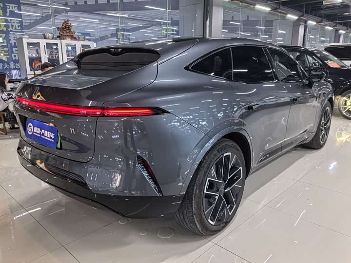 Avatr 11 2024 2024款 730 三激光后驱奢享版