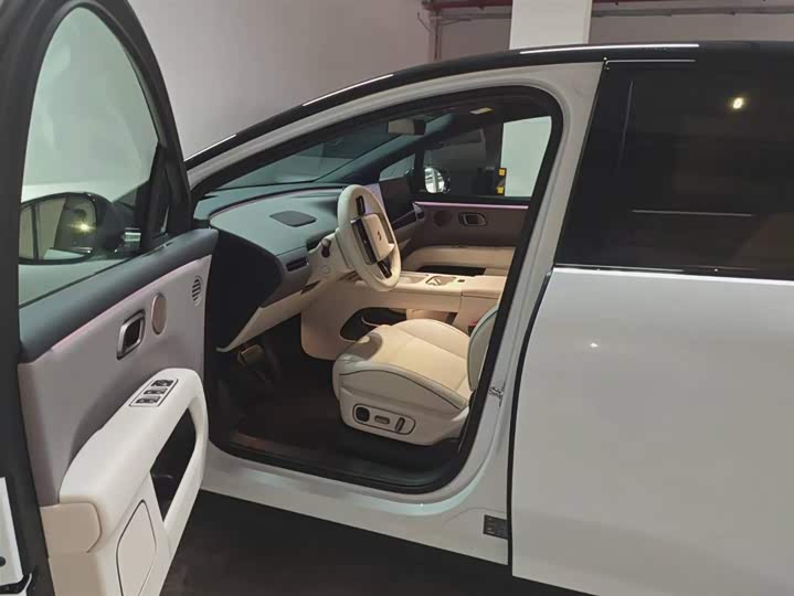 LiXiang i6 2025 2025款 两驱标准版