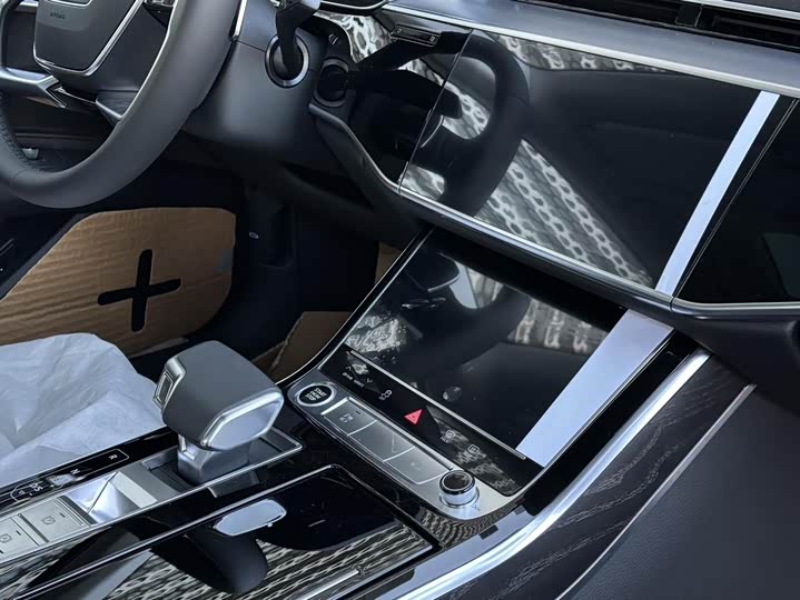 Audi A8 2025 2025款 A8L 45 TFSI quattro 豪华型