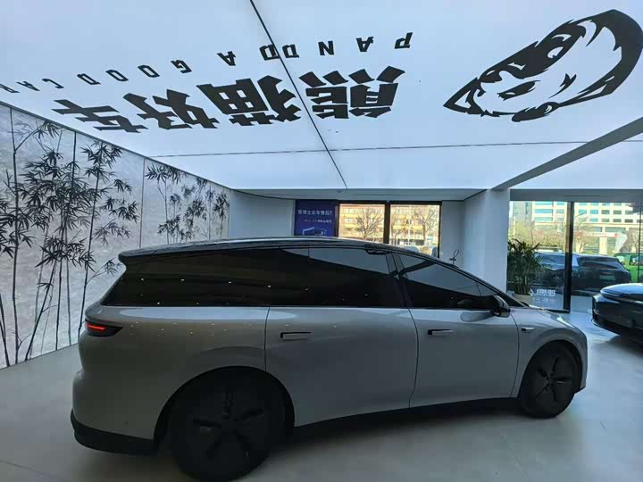 LiXiang i8 2025 2025款 标准版