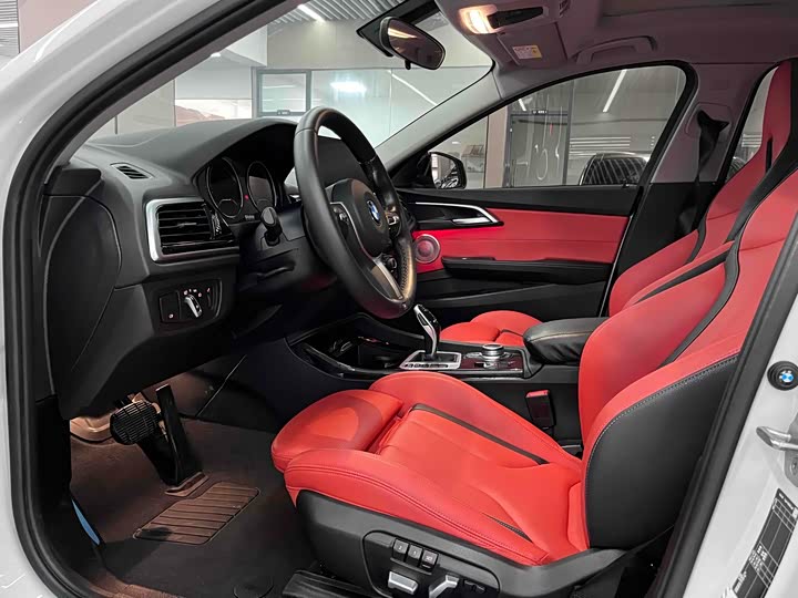 BMW 1 Series 2023 2023款 125i M运动曜夜版