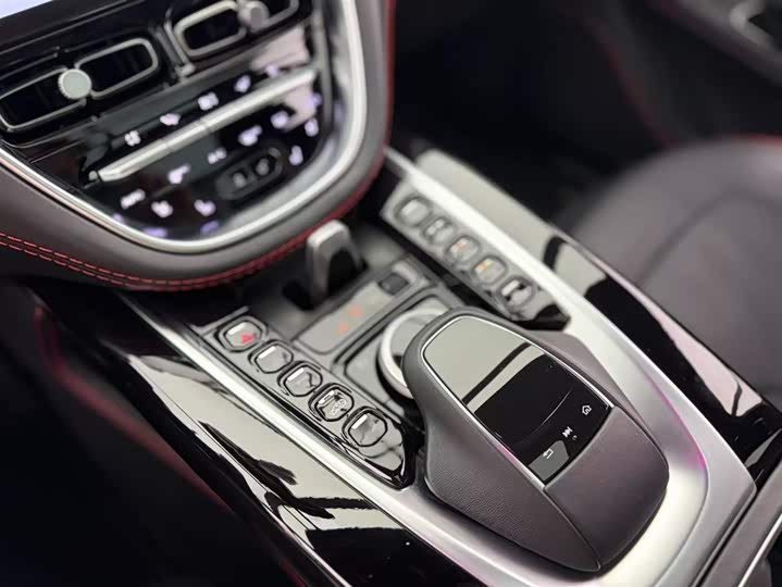 Aston Martin DBX 2023 2023款 3.0T STRAIGHT-SIX