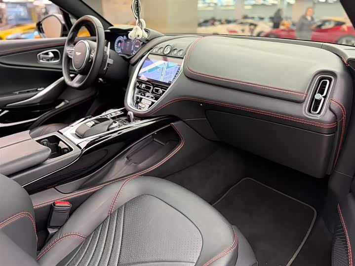 Aston Martin DBX 2023 2023款 3.0T STRAIGHT-SIX