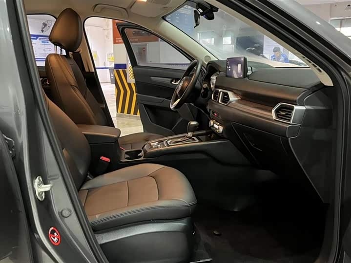 Mazda CX-5 2025 2025款 2.0L 自动两驱舒适型