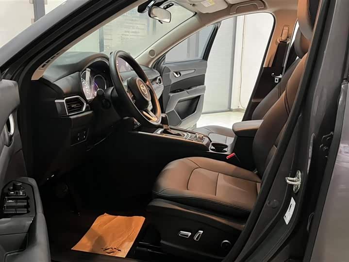 Mazda CX-5 2025 2025款 2.0L 自动两驱舒适型
