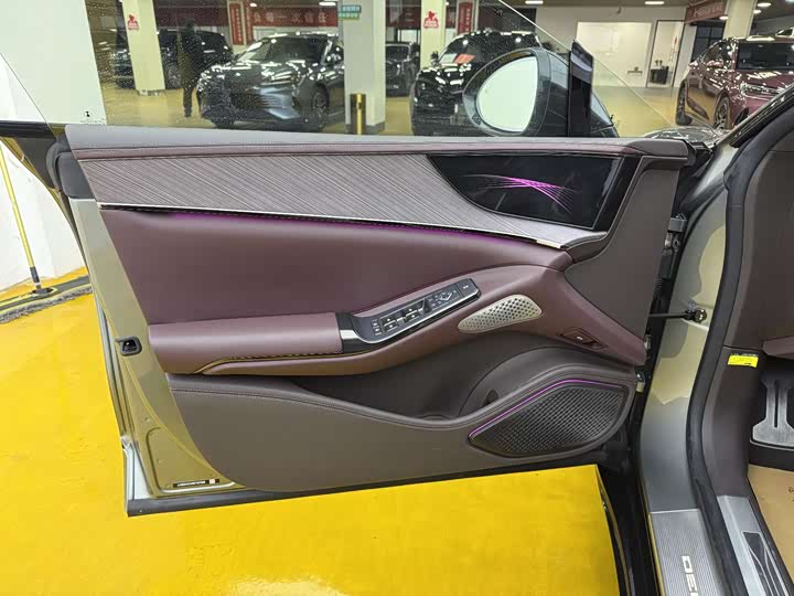 Denza Z9GT 2024 2024款 1100四驱Ultra版