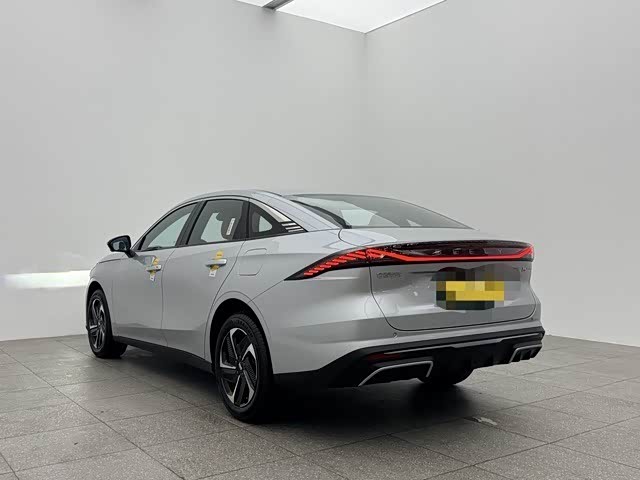 Geely Galaxy L6 2025 2025款 EM-i 140km 星舰版