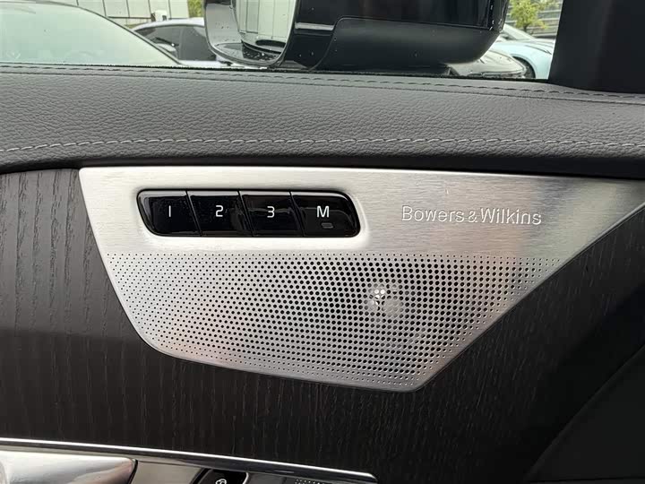 Volvo XC90 Hybrid 2023 2023款 T8 RECHARGE 智尊豪华版 7座