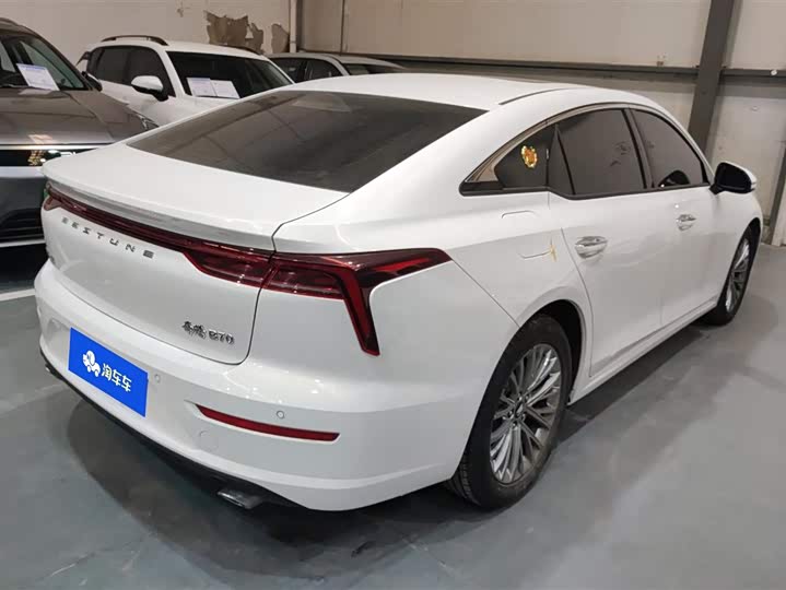 Bestune B70 2025 2025款 龙耀版 1.5T 欢享型