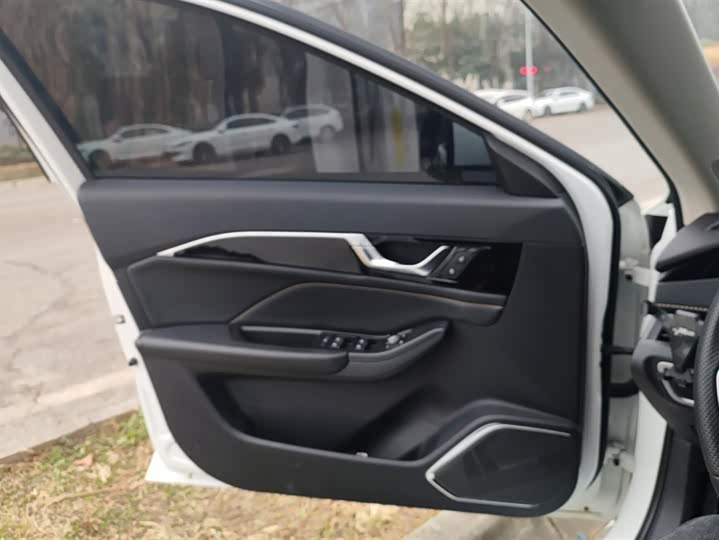 Bestune B70 2025 2025款 龙耀版 1.5T 欢享型