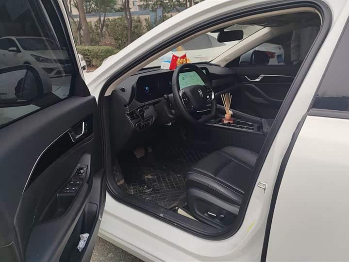 Bestune B70 2025 2025款 龙耀版 1.5T 欢享型