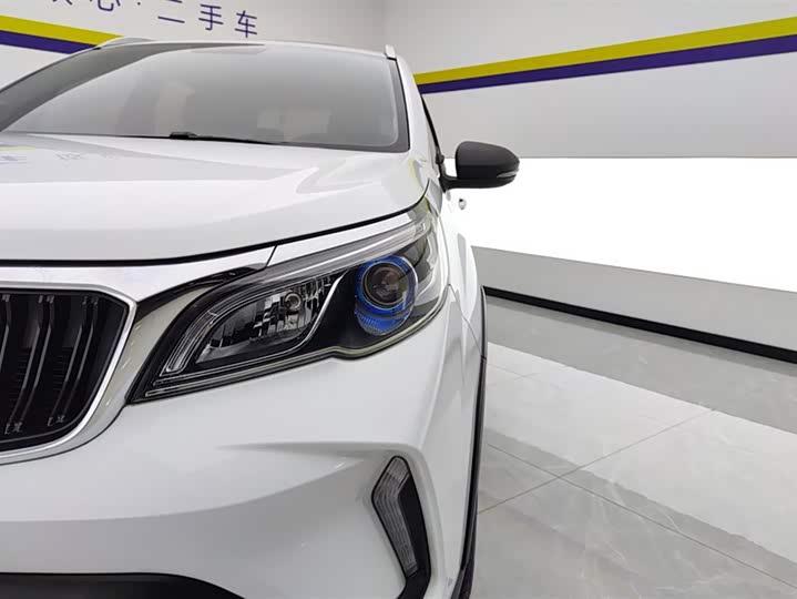 Geely Vision X3 2021 2021款 PRO 1.5L CVT尊贵型