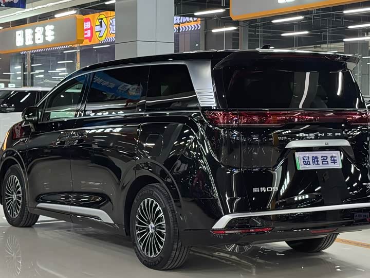 Denza D9 2025 2025款 DM-i 四驱尊航型