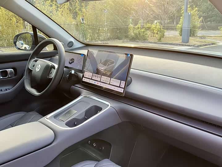 Leapmotor C16 2026 2026款 纯电 630激光雷达智尊版 5座