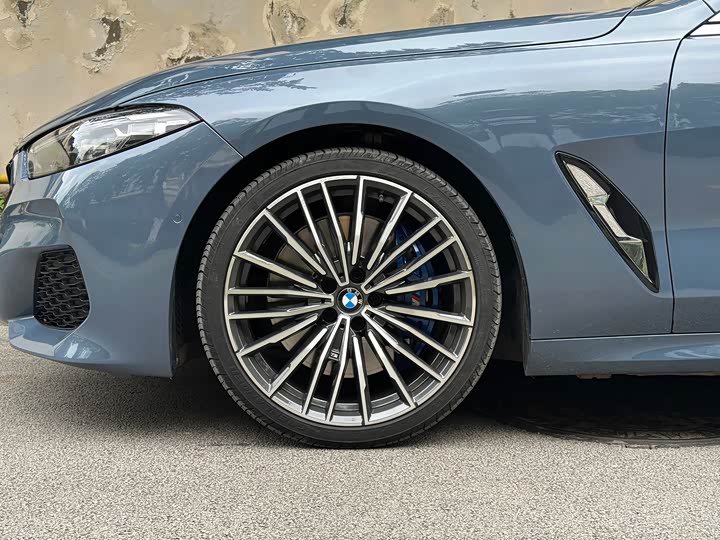 BMW 8 Series 2022 2022款 840i 四门轿跑车 M运动套装