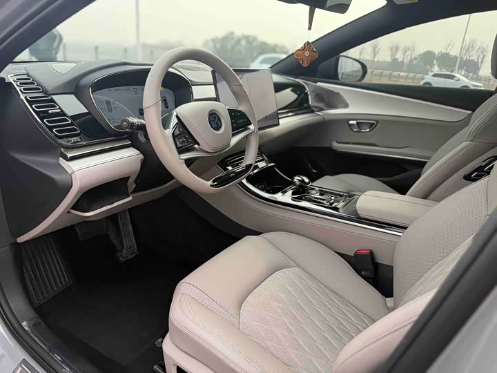 BYD Han 2025 2025款 DM-i 125KM尊贵型